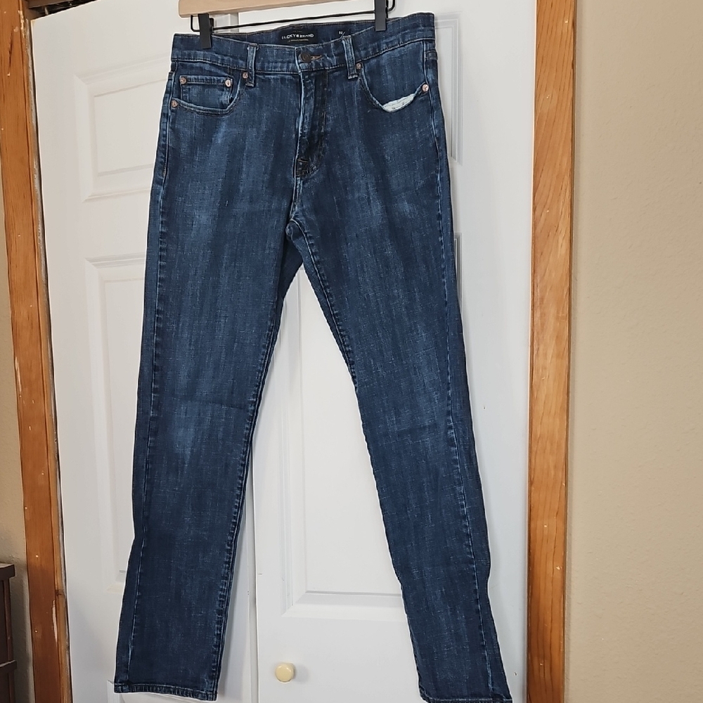 Men's Blue Jeans. Lucky brand. 221 straight leg. Size 32 /34